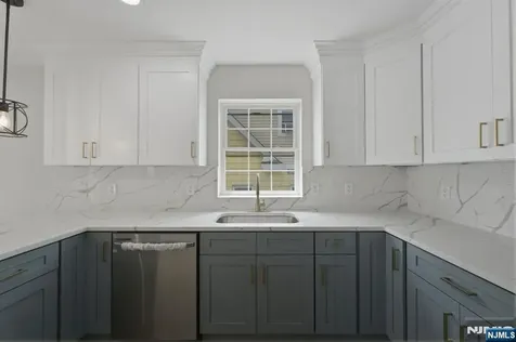 271-273 Schley Street Newark NJ 07112