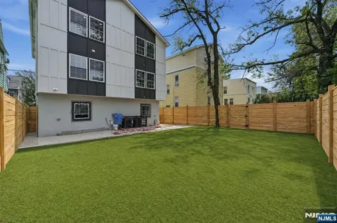 271-273 Schley Street Newark NJ 07112