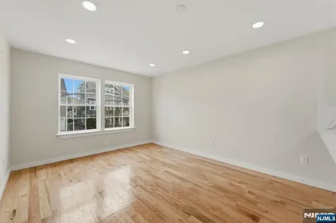 271-273 Schley Street Newark NJ 07112