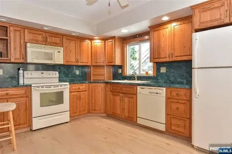 51 Charles Street Dumont NJ 07628