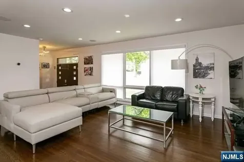 2 Monument Place Cresskill NJ 07626