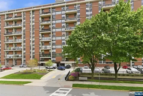 4 Horizon Road Fort Lee NJ 07024