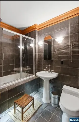 4 Horizon Road Fort Lee NJ 07024