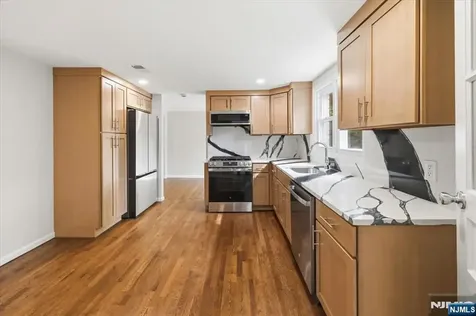 37 Roth Avenue Oakland NJ 07417
