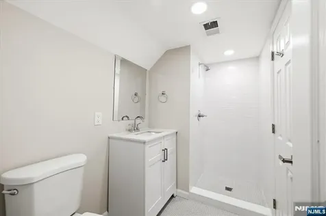 37 Roth Avenue Oakland NJ 07417