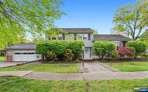 339 Beechwood Road Oradell NJ 07649
