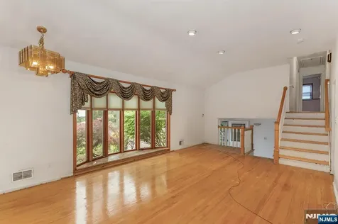 339 Beechwood Road Oradell NJ 07649