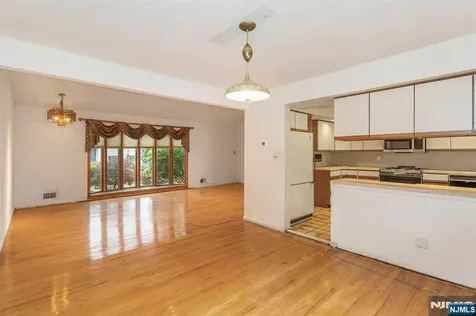 339 Beechwood Road Oradell NJ 07649