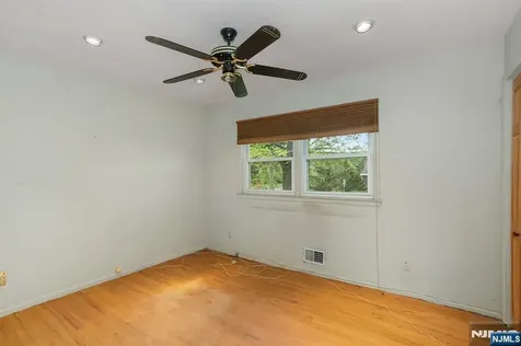 339 Beechwood Road Oradell NJ 07649