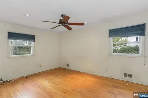 339 Beechwood Road Oradell NJ 07649