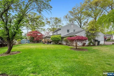 339 Beechwood Road Oradell NJ 07649
