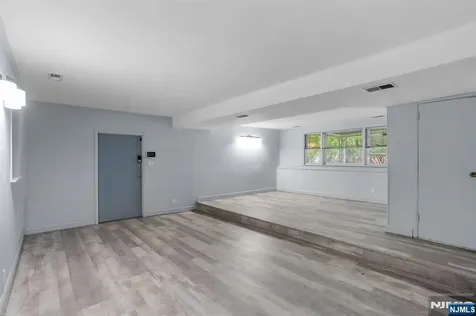 339 Beechwood Road Oradell NJ 07649