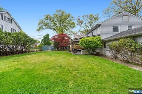 339 Beechwood Road Oradell NJ 07649