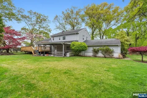 339 Beechwood Road Oradell NJ 07649