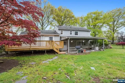 339 Beechwood Road Oradell NJ 07649