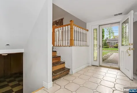 339 Beechwood Road Oradell NJ 07649