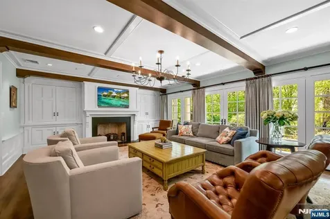 14 Coach Lane Upper Saddle River NJ 07458