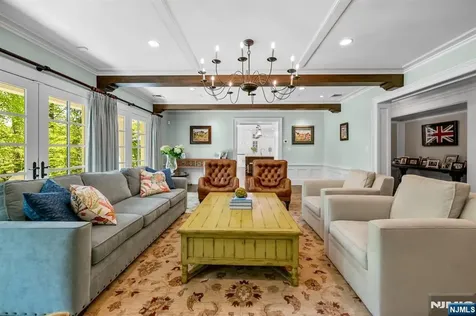 14 Coach Lane Upper Saddle River NJ 07458