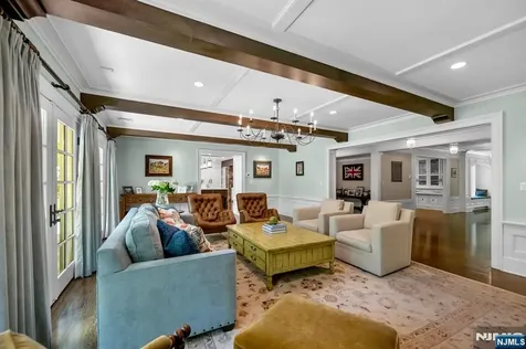 14 Coach Lane Upper Saddle River NJ 07458