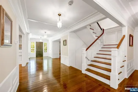 14 Coach Lane Upper Saddle River NJ 07458
