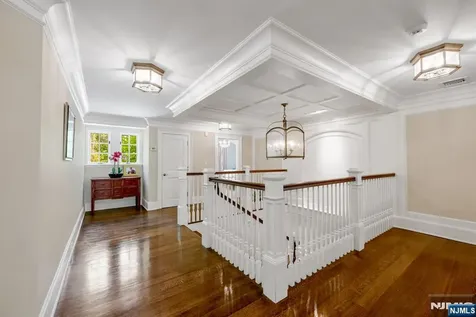14 Coach Lane Upper Saddle River NJ 07458