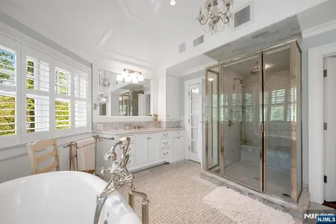 14 Coach Lane Upper Saddle River NJ 07458