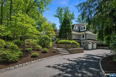 14 Coach Lane Upper Saddle River NJ 07458