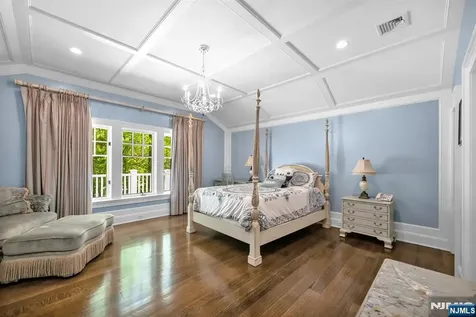 14 Coach Lane Upper Saddle River NJ 07458