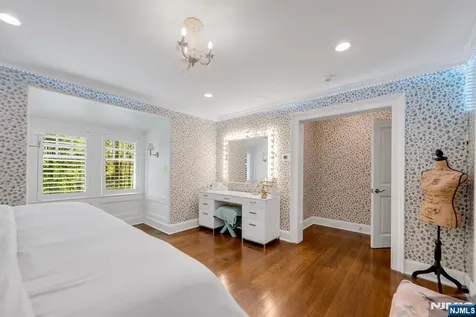 14 Coach Lane Upper Saddle River NJ 07458