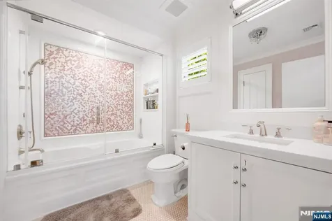 14 Coach Lane Upper Saddle River NJ 07458