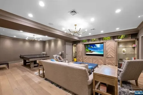 14 Coach Lane Upper Saddle River NJ 07458