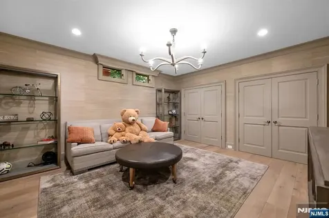 14 Coach Lane Upper Saddle River NJ 07458
