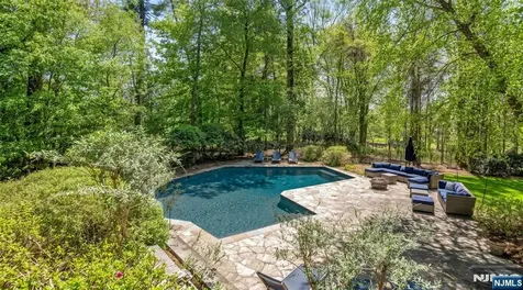 14 Coach Lane Upper Saddle River NJ 07458