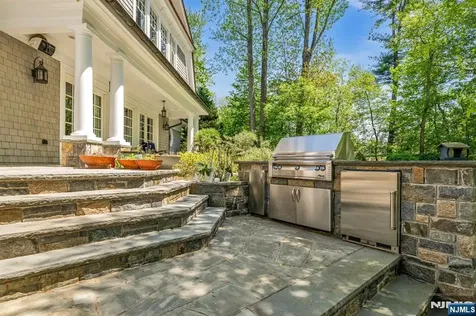 14 Coach Lane Upper Saddle River NJ 07458
