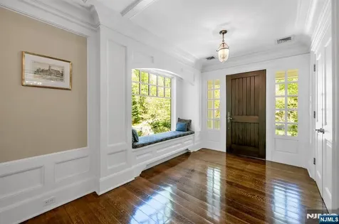 14 Coach Lane Upper Saddle River NJ 07458