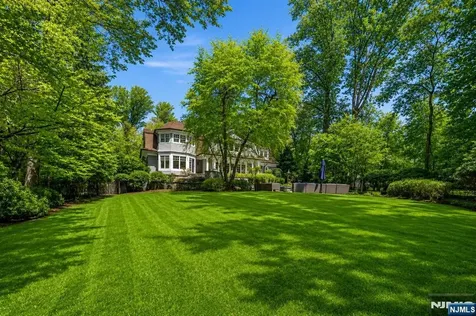 14 Coach Lane Upper Saddle River NJ 07458