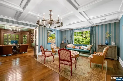 14 Coach Lane Upper Saddle River NJ 07458