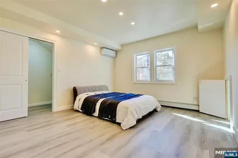 58 Zeliff Avenue Little Falls NJ 07424