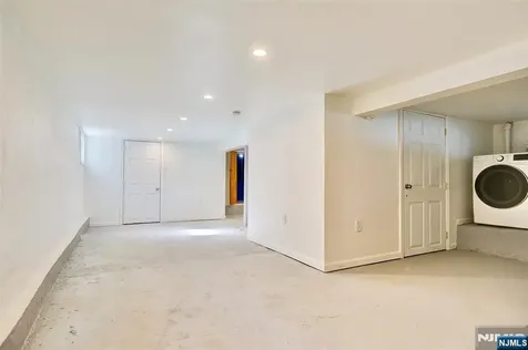 58 Zeliff Avenue Little Falls NJ 07424