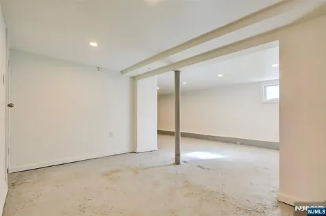 58 Zeliff Avenue Little Falls NJ 07424