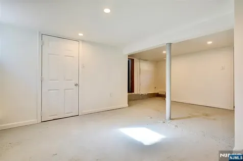 58 Zeliff Avenue Little Falls NJ 07424