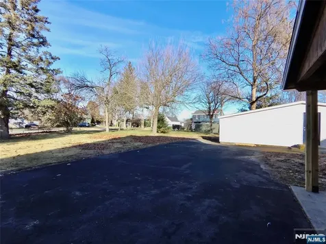 58 Zeliff Avenue Little Falls NJ 07424