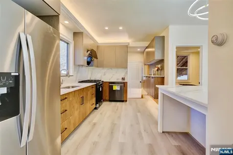 58 Zeliff Avenue Little Falls NJ 07424
