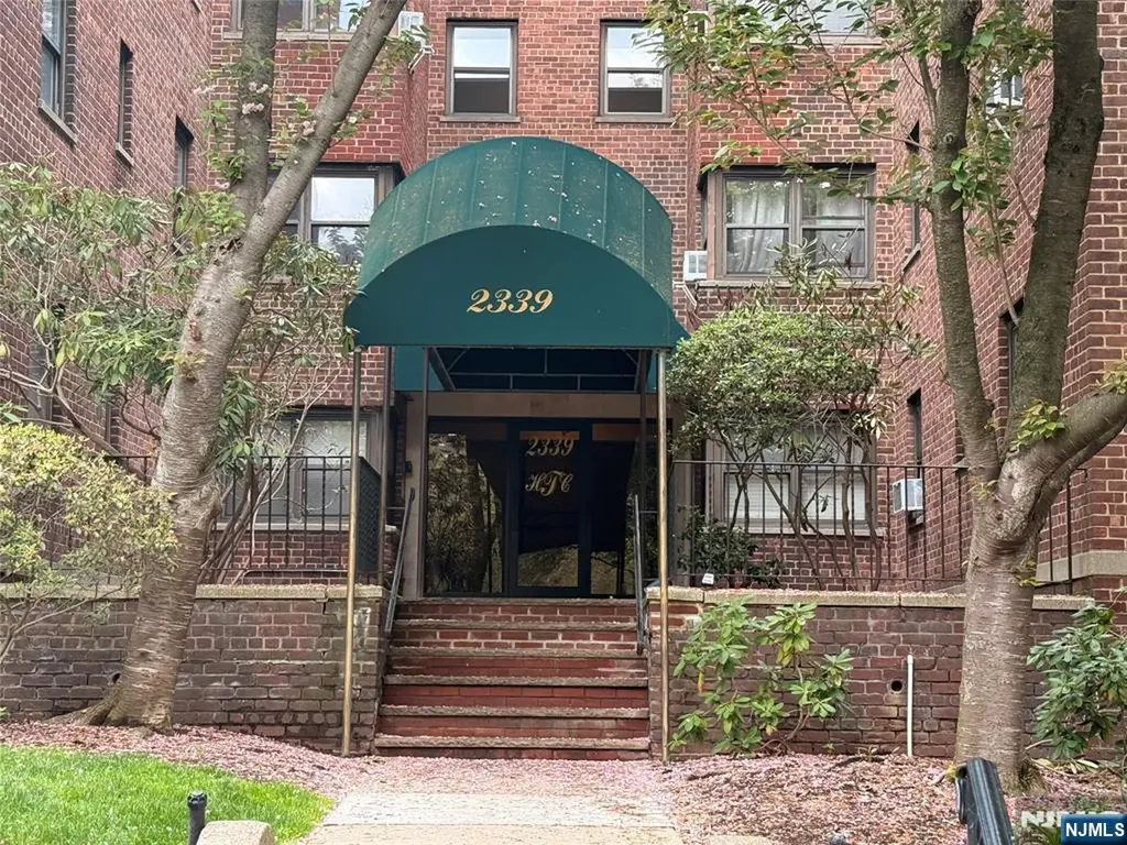 2339 Hudson Terrace Fort Lee NJ 07024