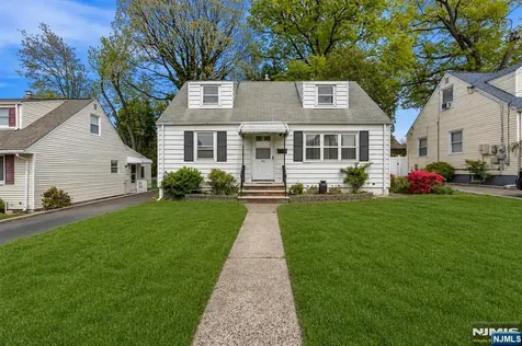 93 Willow Street Elmwood Park NJ 07407