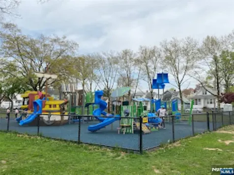 93 Willow Street Elmwood Park NJ 07407