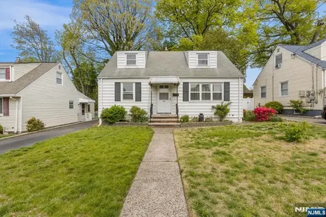 93 Willow Street Elmwood Park NJ 07407