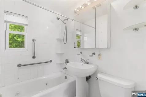93 Willow Street Elmwood Park NJ 07407