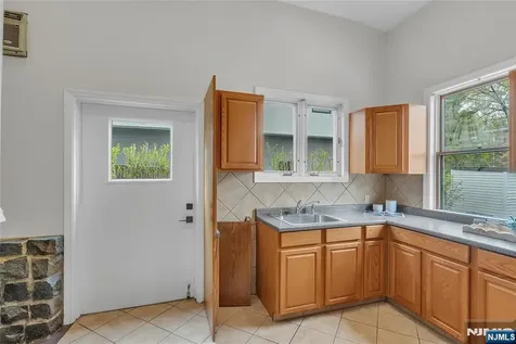 1053 Anderson Avenue Fort Lee NJ 07024