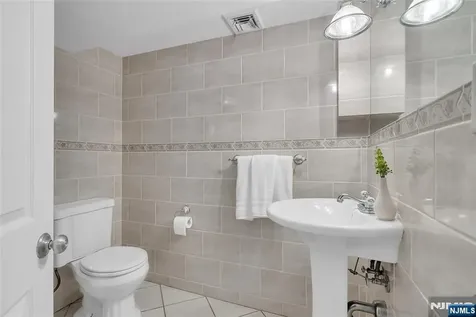 1053 Anderson Avenue Fort Lee NJ 07024